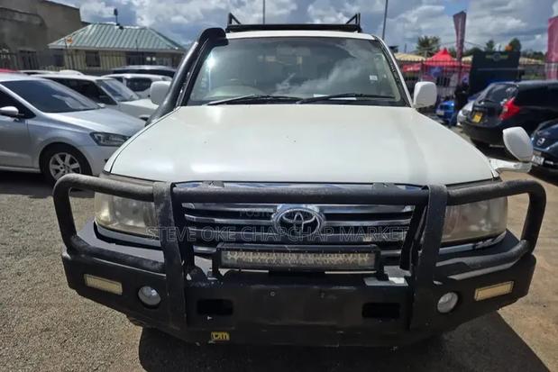 Toyota Land Cruiser HDJ 100 2003 Silver