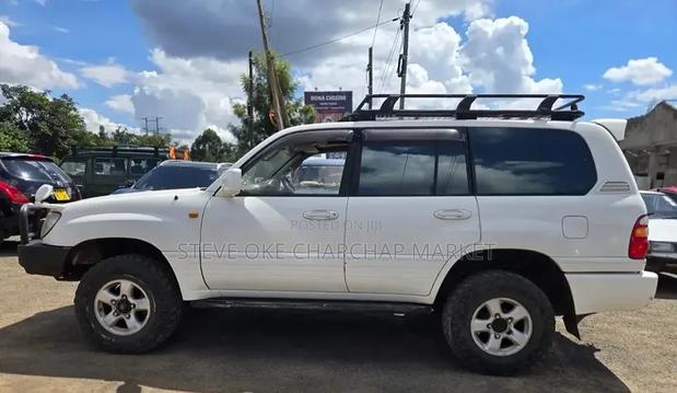 Toyota Land Cruiser HDJ 100 2003 Silver