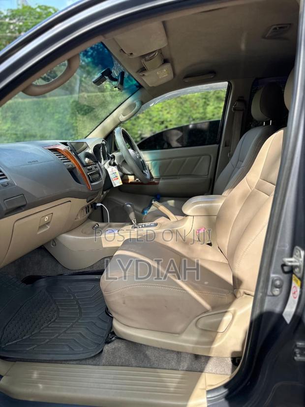 Toyota Fortuner 2011 Gray