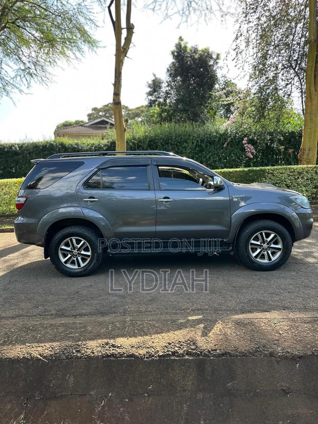 Toyota Fortuner 2011 Gray