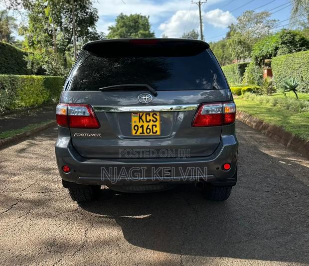 Toyota Fortuner 3.0 D AWD 2011 Gray