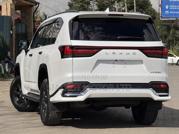 Lexus LX 600 2022 White