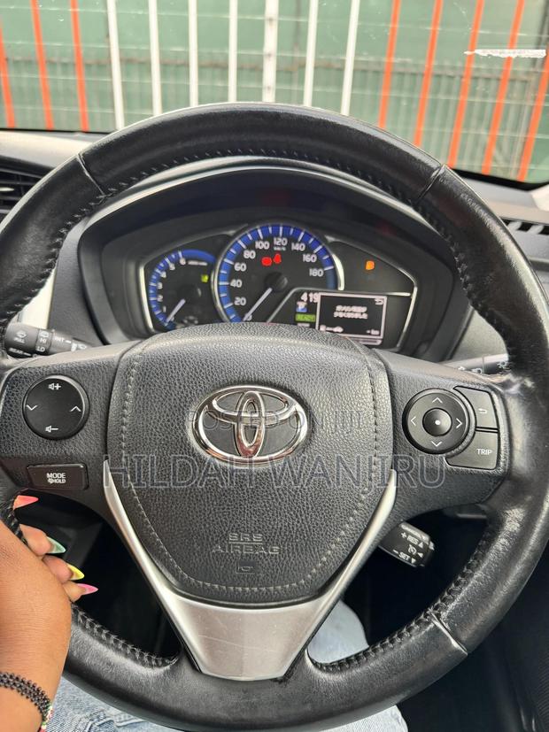 Toyota Corolla Fielder 2018 Black