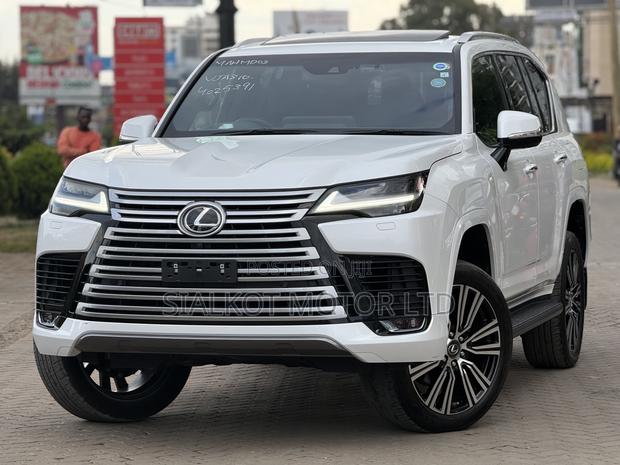 Lexus LX 600 2023 White