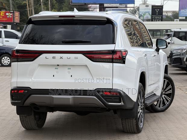 Lexus LX 600 2023 White