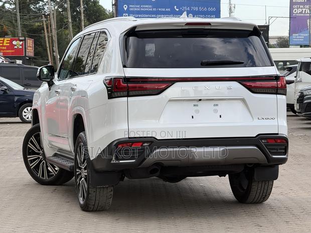 Lexus LX 600 2023 White