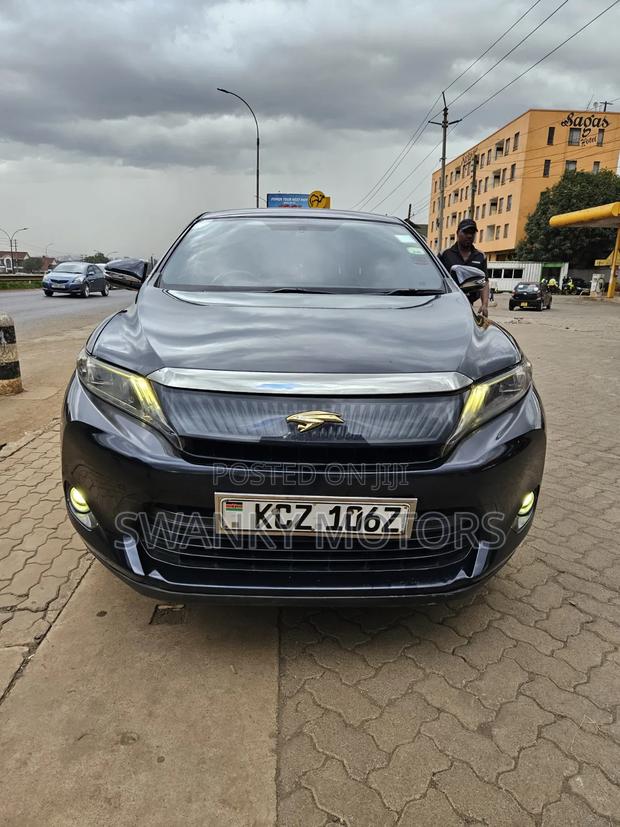 Toyota Harrier 2.0 2014 Black