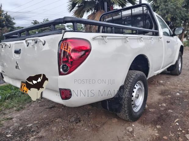 Mitsubishi L200 Single Cab 2.5 TD 4WD 2014 White