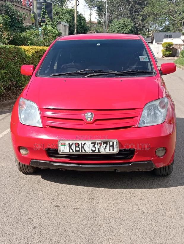 Toyota IST 2002 Red