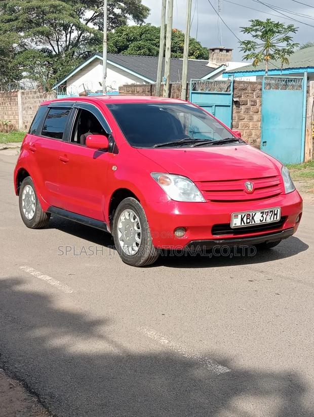 Toyota IST 2002 Red