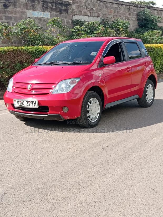 Toyota IST 2002 Red