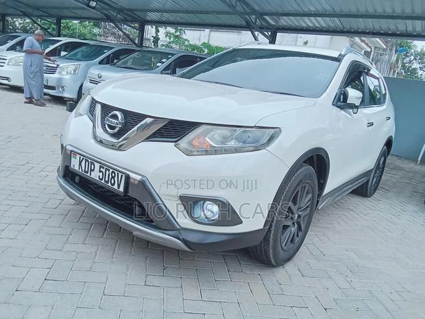 Nissan X-Trail 2017 White