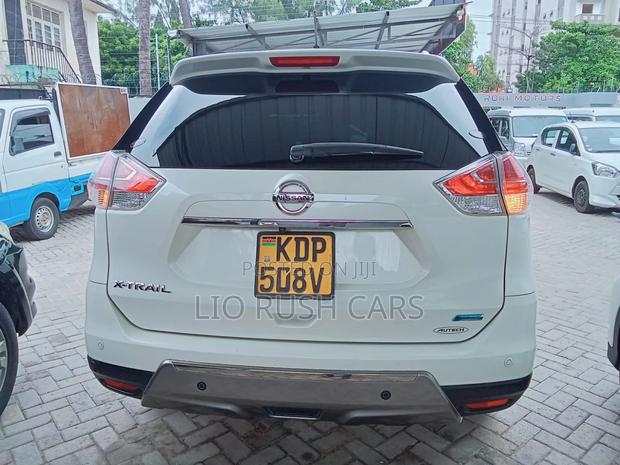 Nissan X-Trail 2017 White