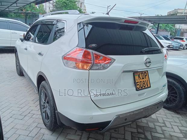 Nissan X-Trail 2017 White