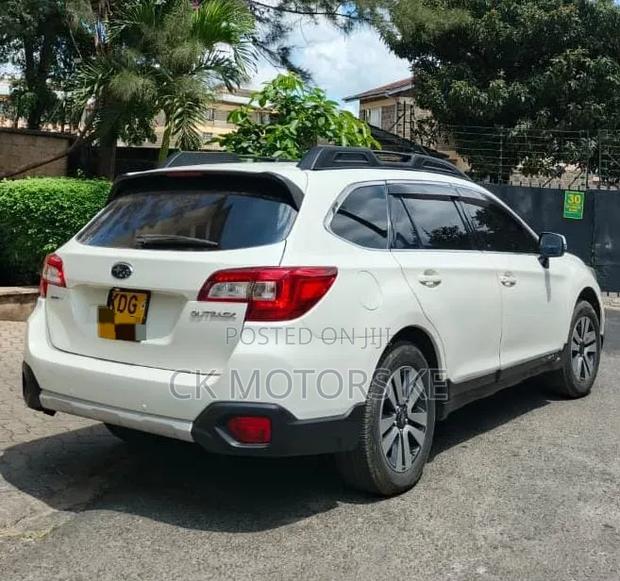 Subaru Outback 2.5i 4dr Wagon AWD (2.5L 4cyl CVT) 2015 White