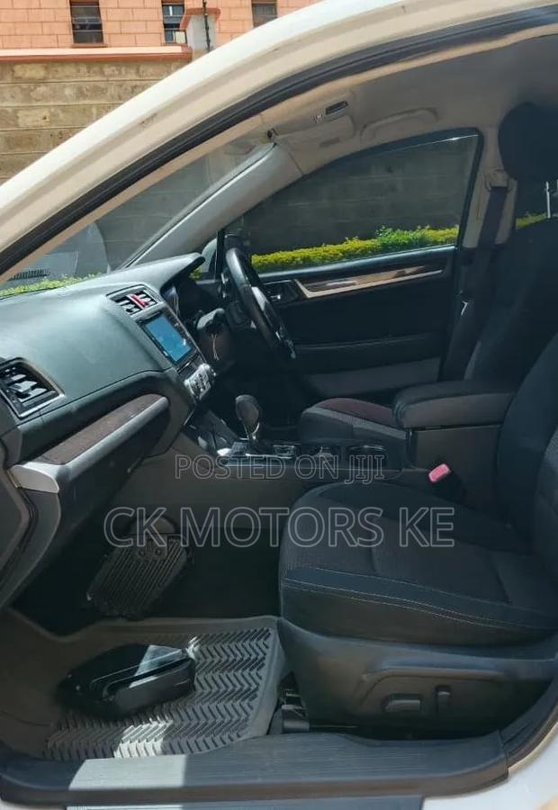 Subaru Outback 2.5i 4dr Wagon AWD (2.5L 4cyl CVT) 2015 White