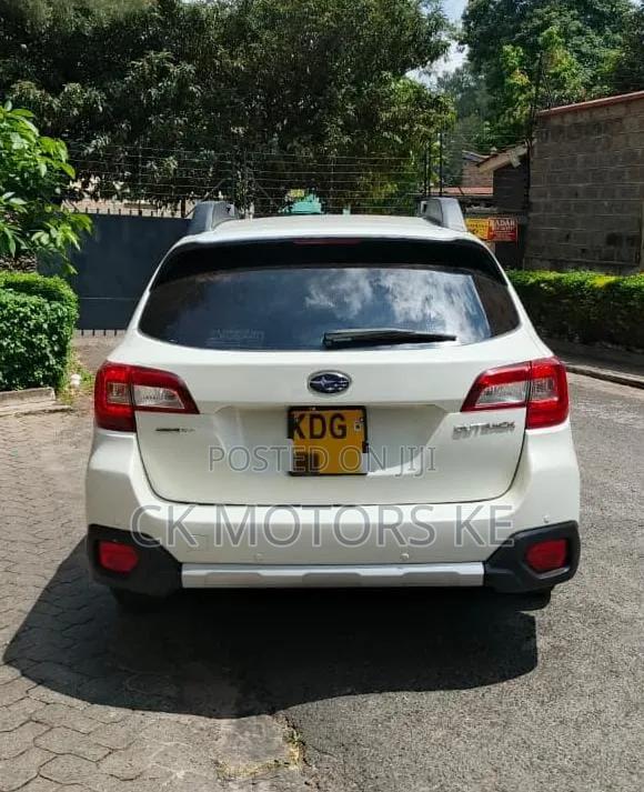 Subaru Outback 2.5i 4dr Wagon AWD (2.5L 4cyl CVT) 2015 White