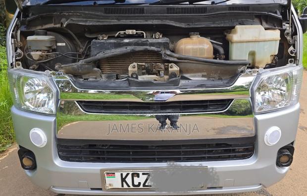 Toyota HiAce SV Premium 2013 Silver