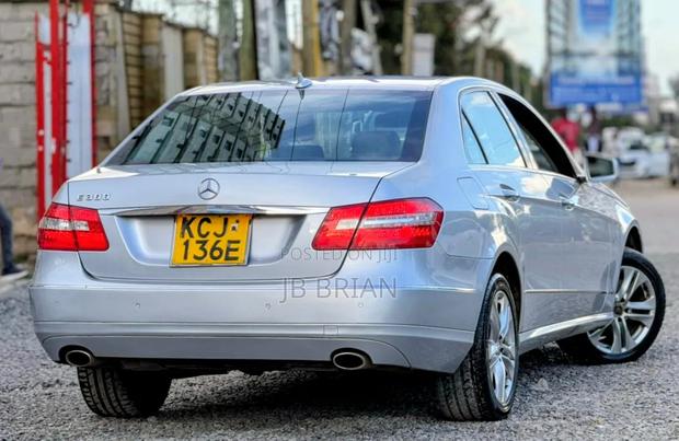 Mercedes-Benz E300 2009 Silver