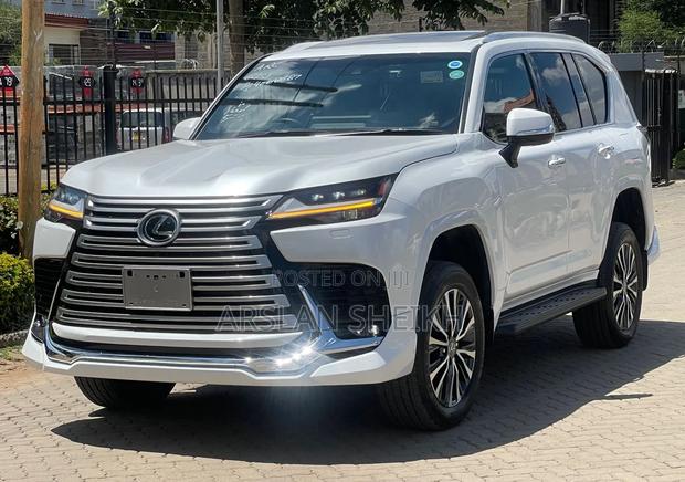 Lexus LX 600 2022 White