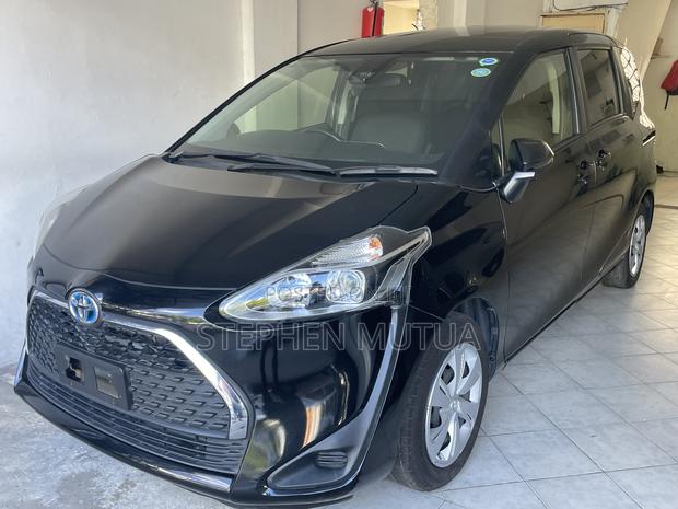 Toyota Sienta 1.5 Hybrid FWD 2019 Black