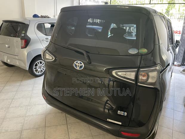 Toyota Sienta 1.5 Hybrid FWD 2019 Black