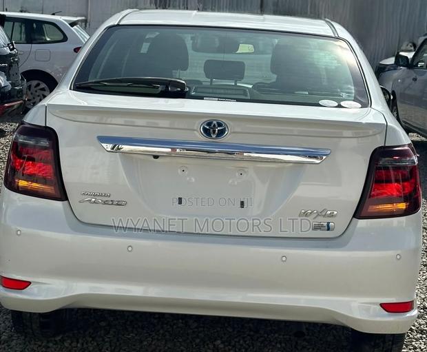 Toyota Axio 1.5 Hybrid 2WD 2019 White