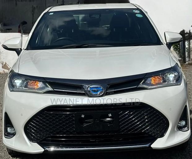 Toyota Axio 1.5 Hybrid 2WD 2019 White