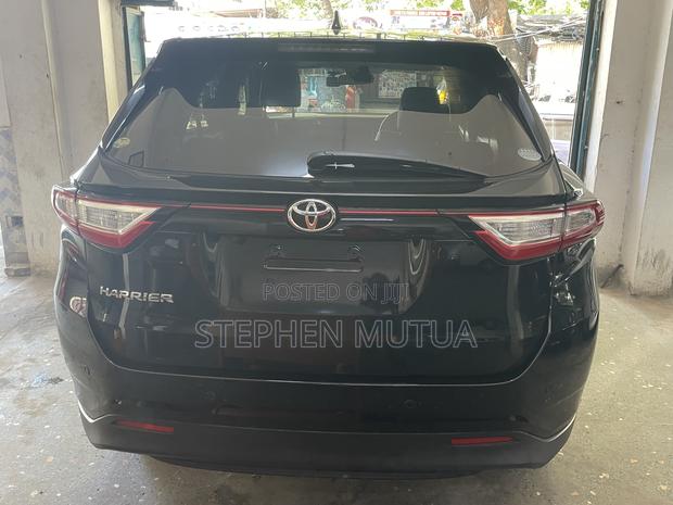 Toyota Harrier 2.0 2018 Black