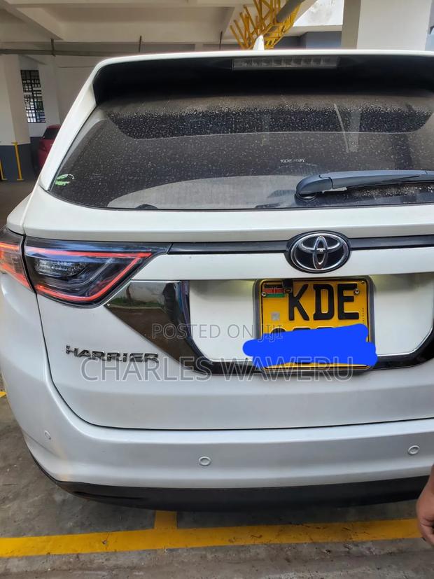 Toyota Harrier 2.0 2014 White