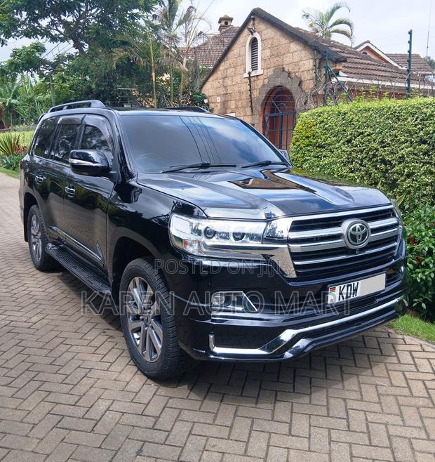 Toyota Land Cruiser 2010 Black