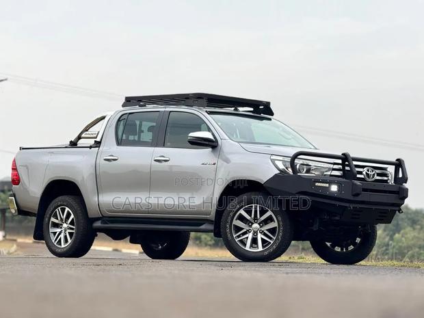 Toyota Hilux Revo Double Cab Deisel 2.8 AWD 2018 Silver