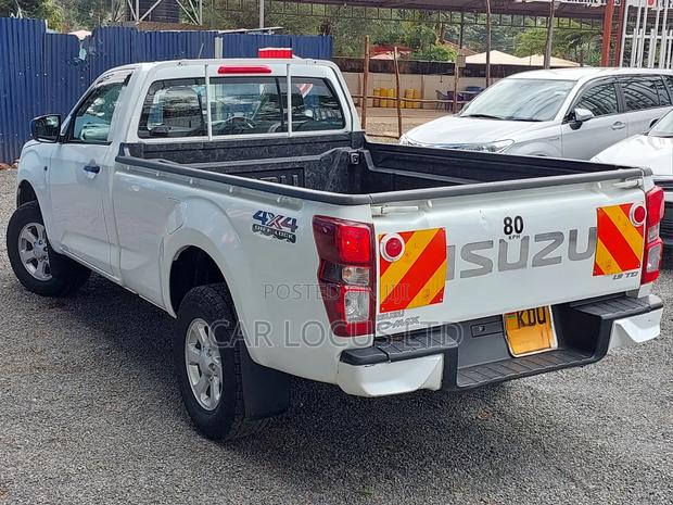 Isuzu D-MAX 2025 White