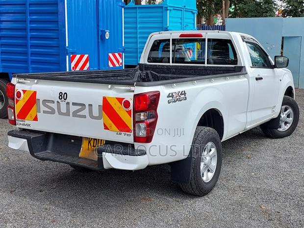 Isuzu D-MAX 2025 White