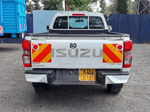 Isuzu D-MAX 2025 White
