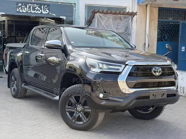 Toyota Hilux Revo Double Cab Deisel 2.4 AWD 2020 Black