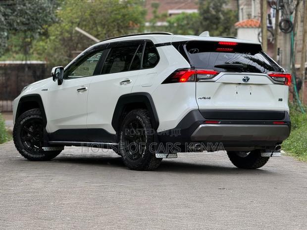 Toyota RAV4 Hybrid 2020 White
