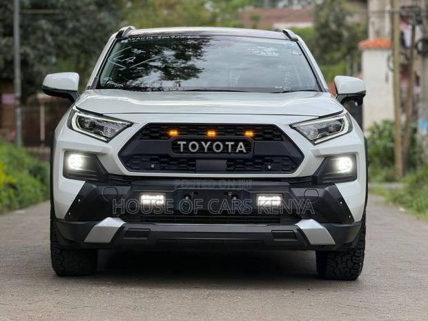 Toyota RAV4 Hybrid 2020 White