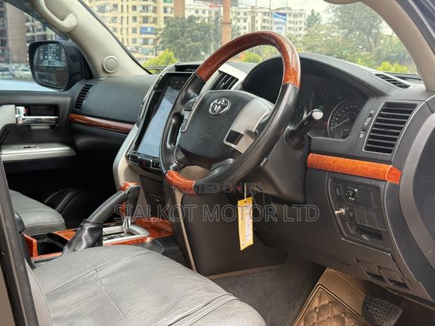 Toyota Land Cruiser 4.6 V8 ZX 2009 Black