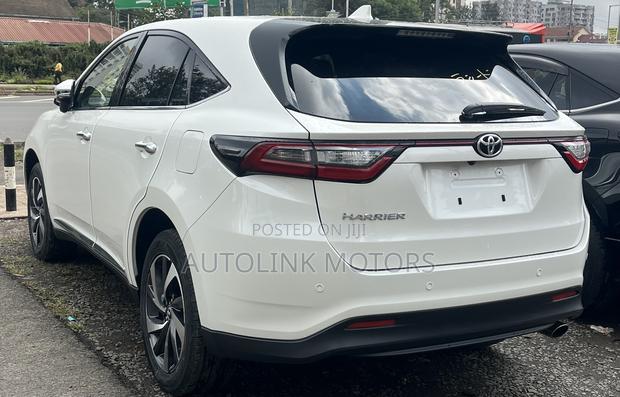 Toyota Harrier 2.0 Turbo 2019 White