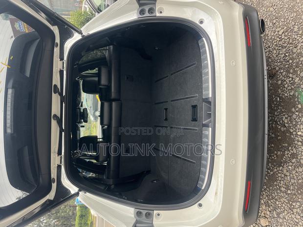 Toyota Harrier 2.0 Turbo 2019 White