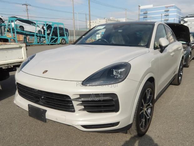 Porsche Cayenne 2021 White