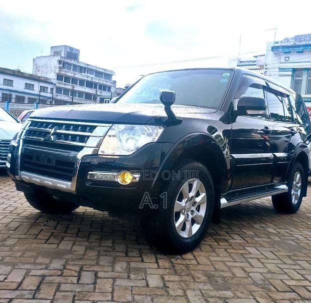 Mitsubishi Pajero V80 3.2 DI-D 2018 Black