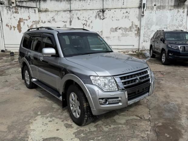 Mitsubishi Pajero V80 3.2 DI-D 2018 Silver