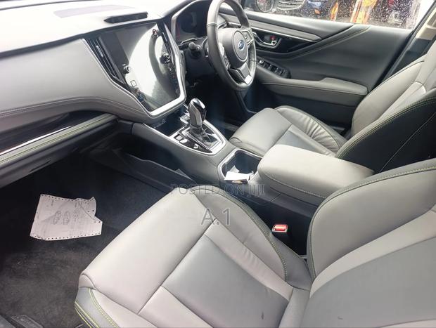 Subaru Outback Premium 2021 Black