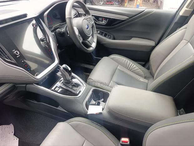 Subaru Outback Premium 2021 Black