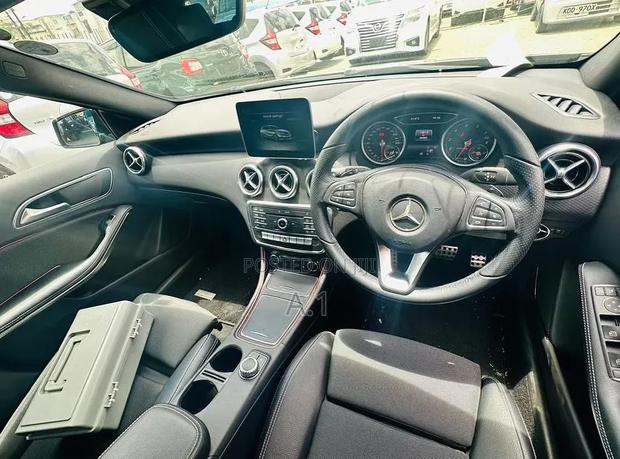 Mercedes-Benz A-Class 2018 Black