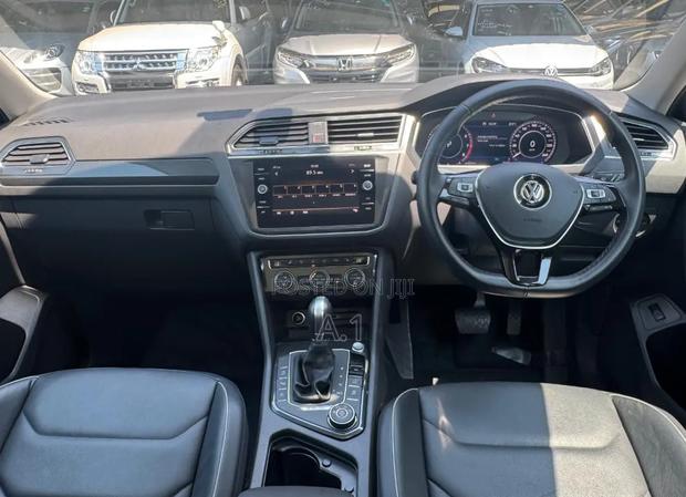 Volkswagen Tiguan 2.0T SEL R-Line Black AWD 4MOTION 2019 Gray