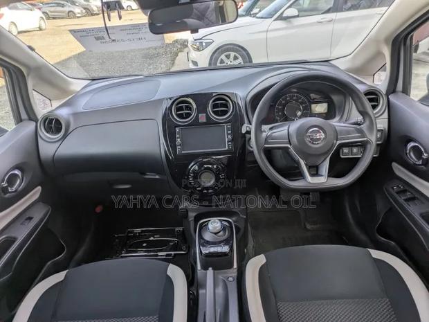 Nissan Note 2018 Silver