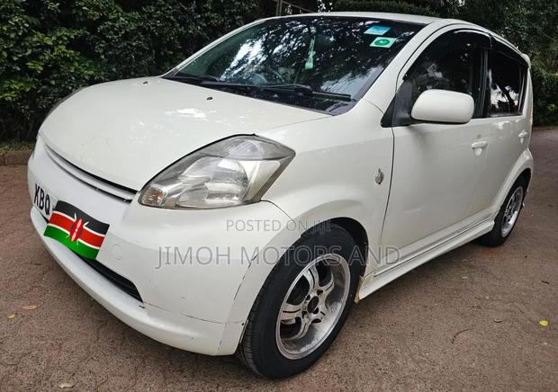 Toyota Passo 2004 White